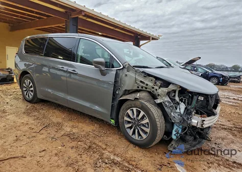 2022 Chrysler Pacifica Hybrid Touring L z USA, uszkodzony, nr VIN 2C4RC1L77NR147913